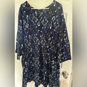 Dressier blouse with waist tie feature - Size 4X (34/36)